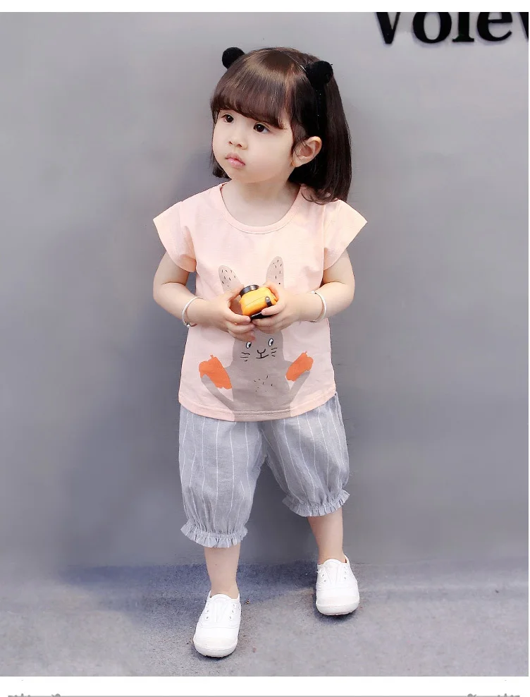 Комплект одежды для маленьких девочек Детские модный детский комплект одежды летняя одежда Дети Кролик футболка+ капри штаны от 12 месяцев до 7 лет