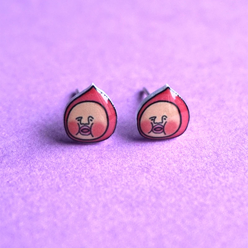 

Cute Funny Fart Peach Earrings For GirlsJapanese Style Hand-painted silver Pin Stud Earrings Magnet Fashion Jewelry Women