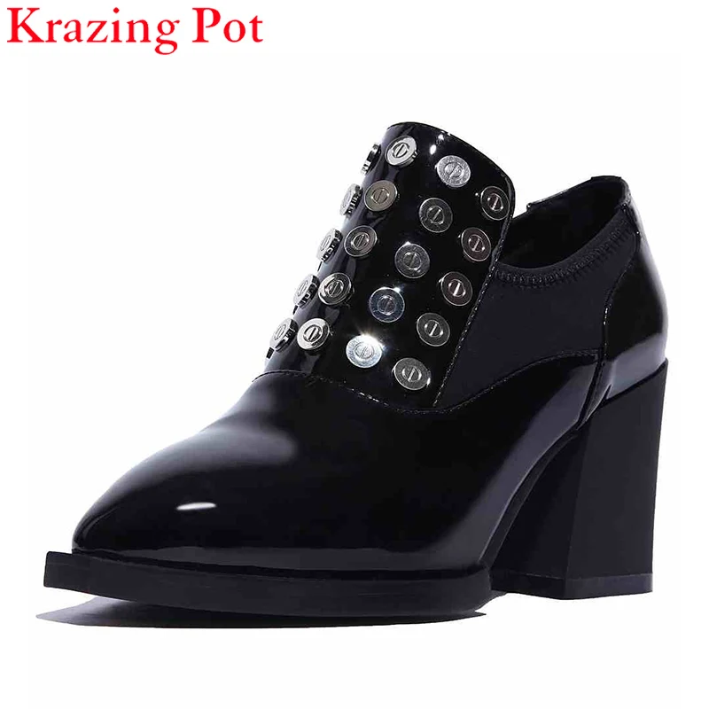 

2019 Women Rivets Metal Solid Color Shoes Decoration High Heels Pointed Toe Pumps Genuine Patent Leather Slip on Casual Shoe L96