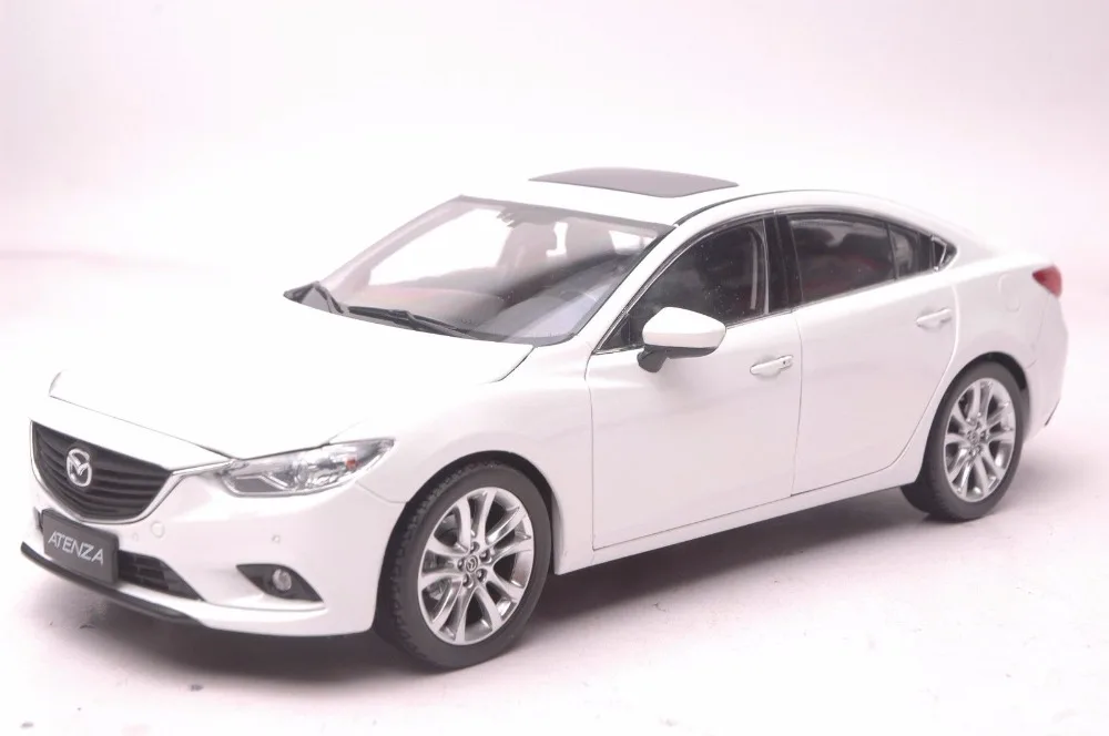 Модель литая автомобиля 1:18 для Mazda 6 Atenza белый седан миниатюрная Коллекция