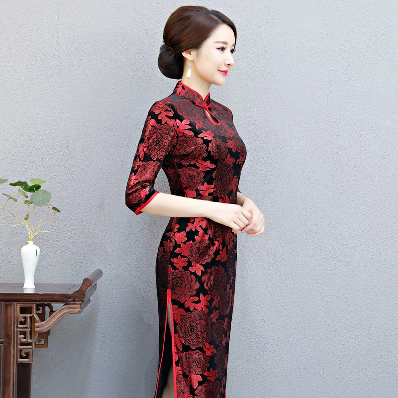 Осень Длинные Cheongsam мать загружен банкет печати Cheongsam золото бархат семь точка рукав платье чонсам