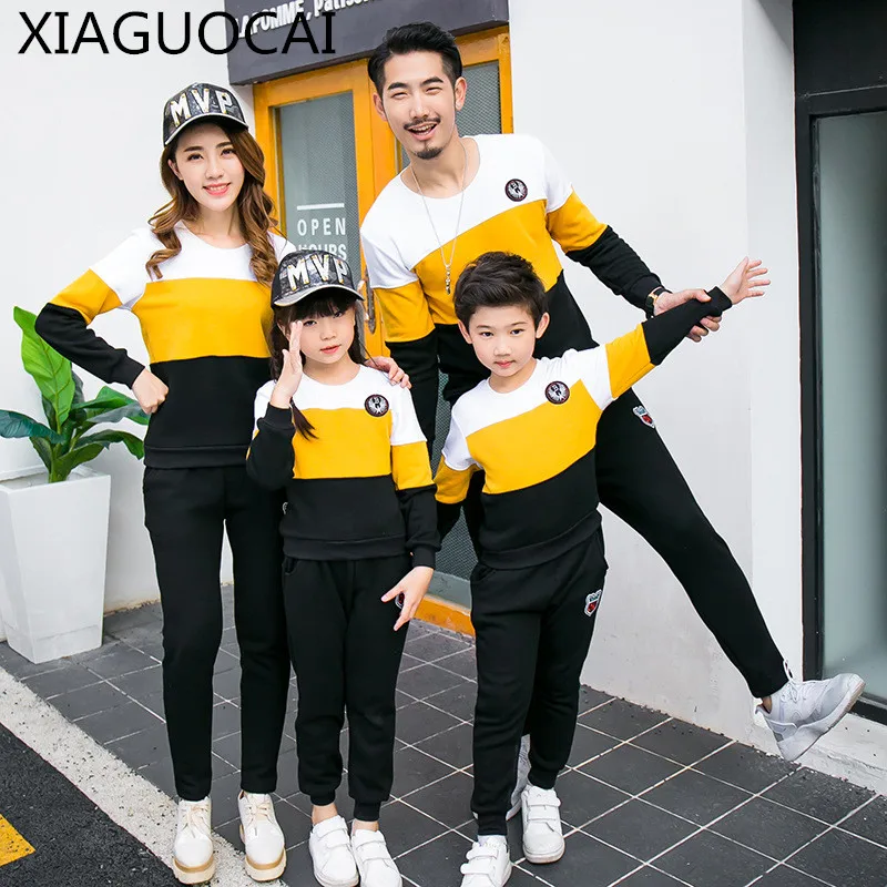 

2019 Family Matching Outfits Father Mother Girls Boys Sport Sets 2Pcs Plus cashmere Sweater+trousers sportswear Clothes B81 10