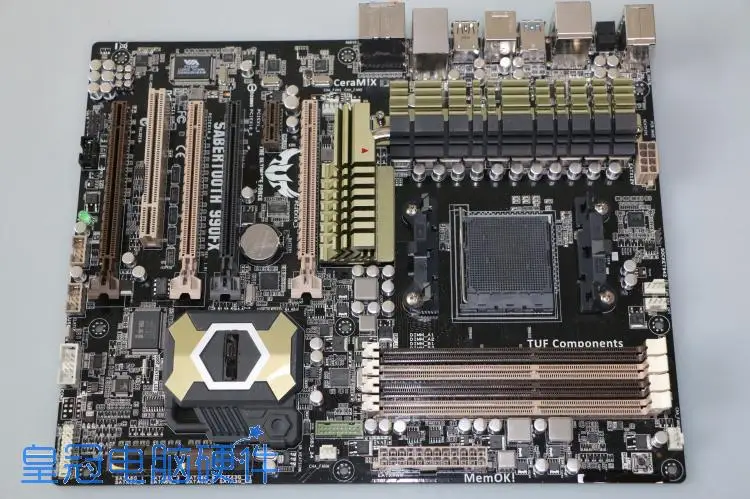

Free shipping original motherboard for ASUS SABERTOOTH 990FX Socket AM3+ DDR3 32GB 990FX Desktop motherboard