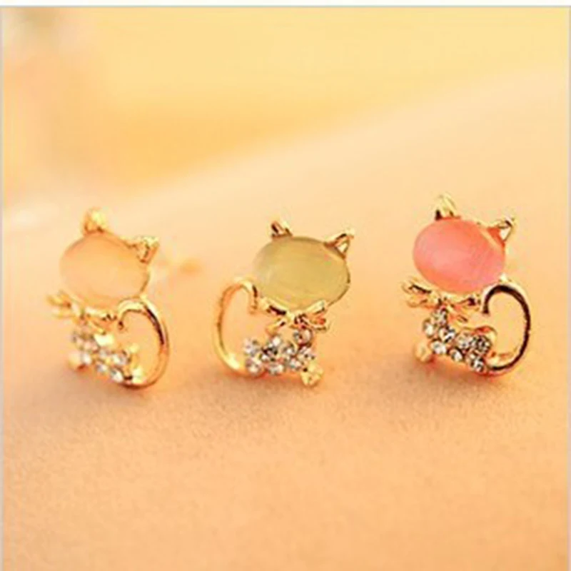 

Lovely Light Pink Color Opal Crystal Cat Bow Golden Stud Earrings for Women piercing Jewelry