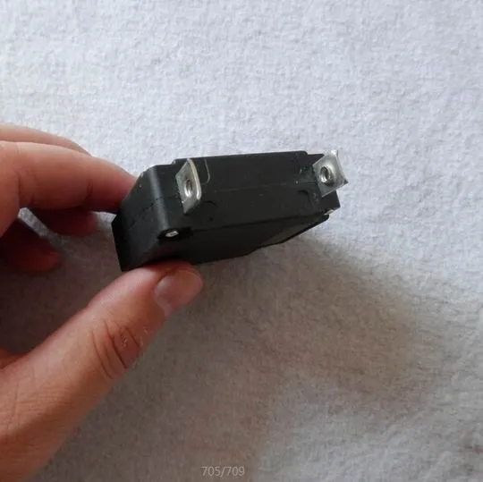 CIRCRUIT BREAKER 30A 4