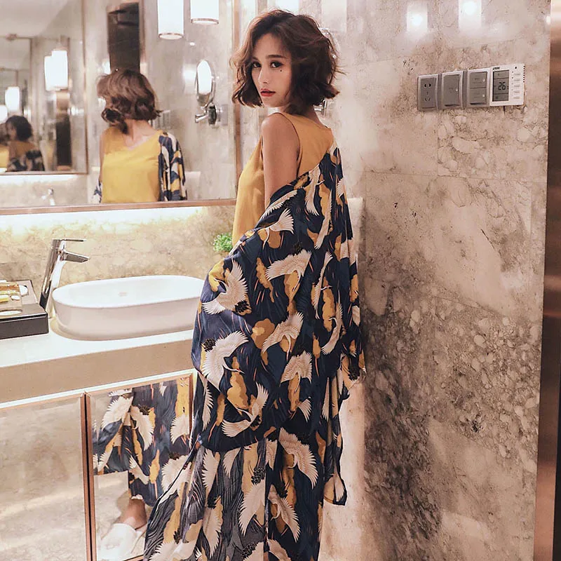 Beste 4Pcs Vrouwen Pyjama Set Comfort Katoen Satijn Elegante Kraanvogel Gedrukt Nachtkleding Jas + Vest + Broek + Shorts homewear Vrijetijdskleding