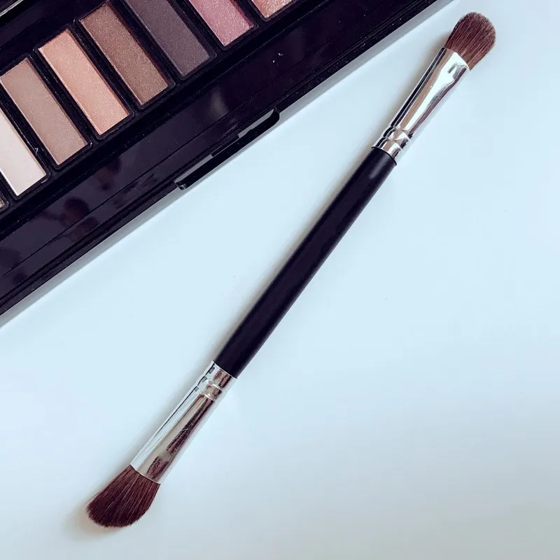 

High quality horse hair double eye shadow brush smoky eyelid lower eyelid nasal shadow brush dizzy catch makeup tool 1 pcs