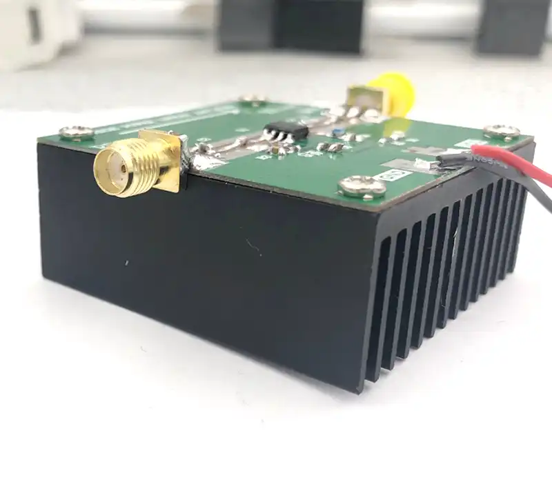 RF2126 400MHZ 2700MHZ broadband RF Power Amplifier 2.4GHZ 1W FOR WIFI ...