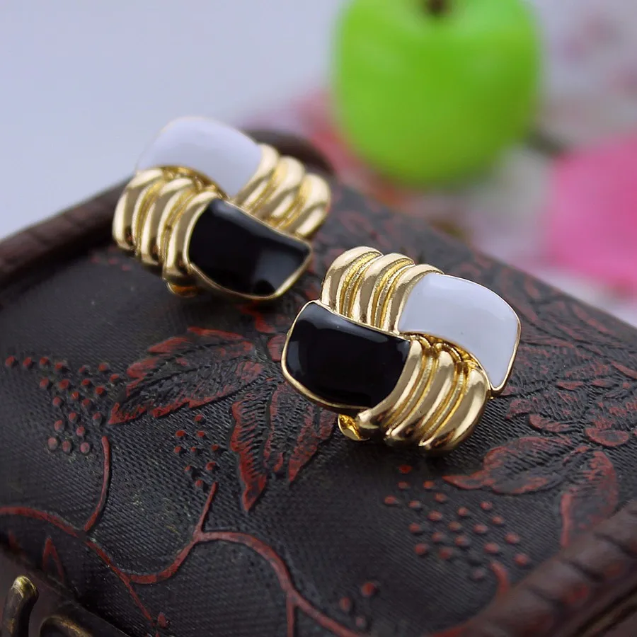 Модные ювелирные изделия Эмаль золотой цвет черный и белый ушной зажим подарки для девочек оптом