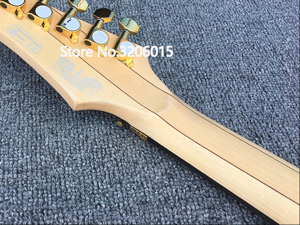 2018 nuevo 6-string purple 24 Frets Custom shop Guitarra eléctrica, Golden hardware con Tremolo bridge, Guitarra de alta calidad. 2018 nuevo 6-string purple 24 Frets Custom shop Guitarra eléctrica, Golden hardware con Tremolo bridge, Guitarra de alta calidad.