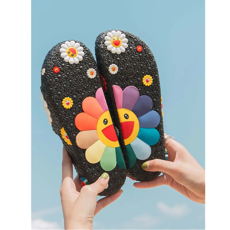 

Takashi Murakami Smiling Face SunFlower Slipper Bathroom KAWS Summer slippers OriginalFake Action Figure Collect Model Toy M1138