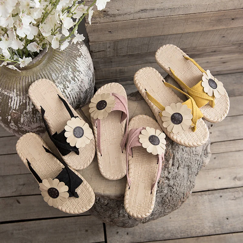

2019 Summer Women's Shoes Home Slippers Flats Casual Beach Slippers Flower Decoration Slippers Flip Flops Open Toe EUR35-40