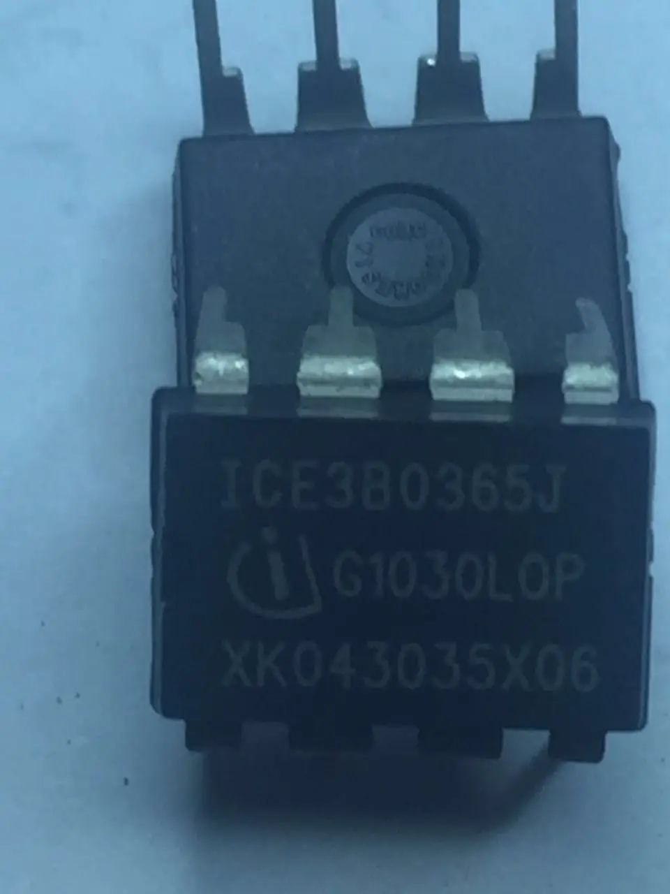 

10pcs/lot ICE3B0365J DIP-8 Current Mode PWM Controller IC for SMPS Jitter version 650V In Stock