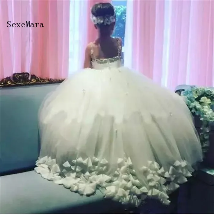 Dusty Roze Witte Bloem Meisje Jurken Voor Bruiloft Kristallen Spaghettibandjes Meisjes Pageant Jurk petal Applicaties Kids Partij Jassen Dusty Roze Witte Bloem Meisje Jurken Voor Bruiloft Kristallen Spaghettibandjes Meisjes Pageant Jurk petal Applicaties Kids Partij Jassen