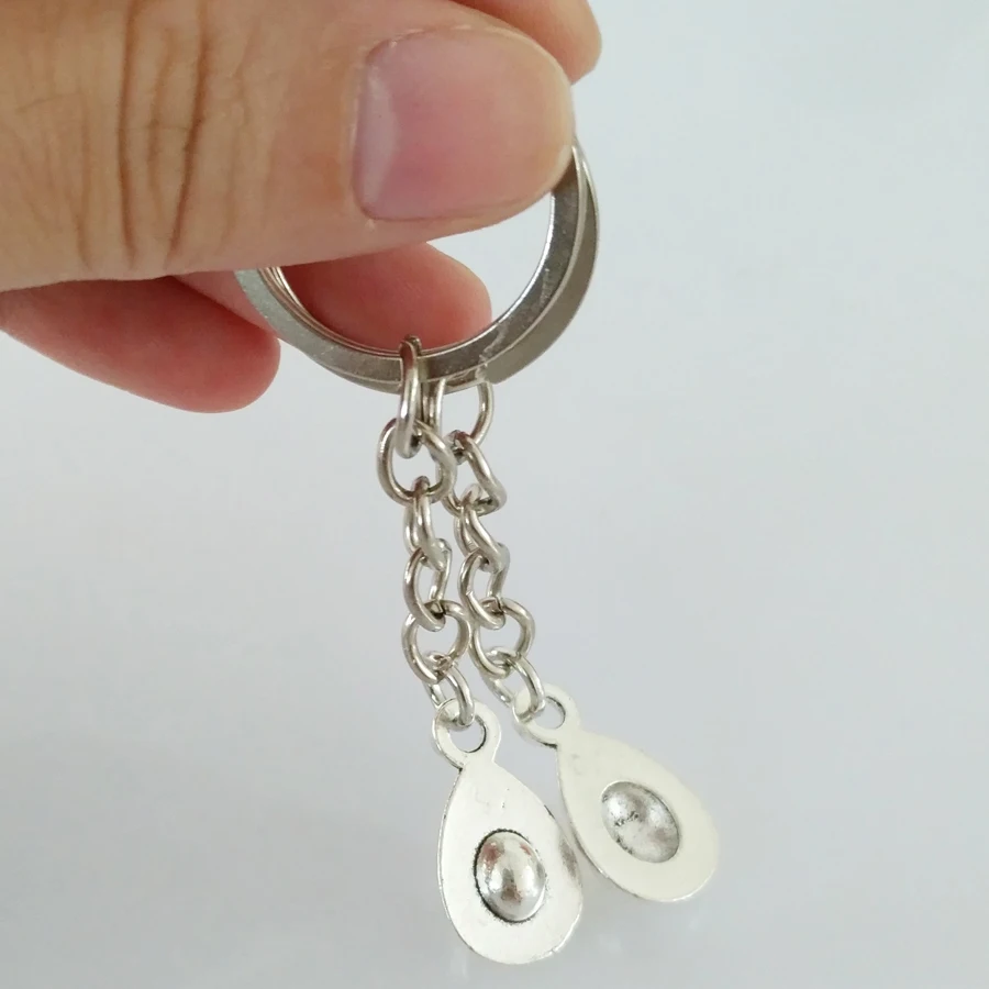 

2 Pcs Simulation Fruit Alloy Avocado Keychain Fashion Car Bag Chain Keyring Jewelry Gift For Women Men Friends Gifts Key Chain