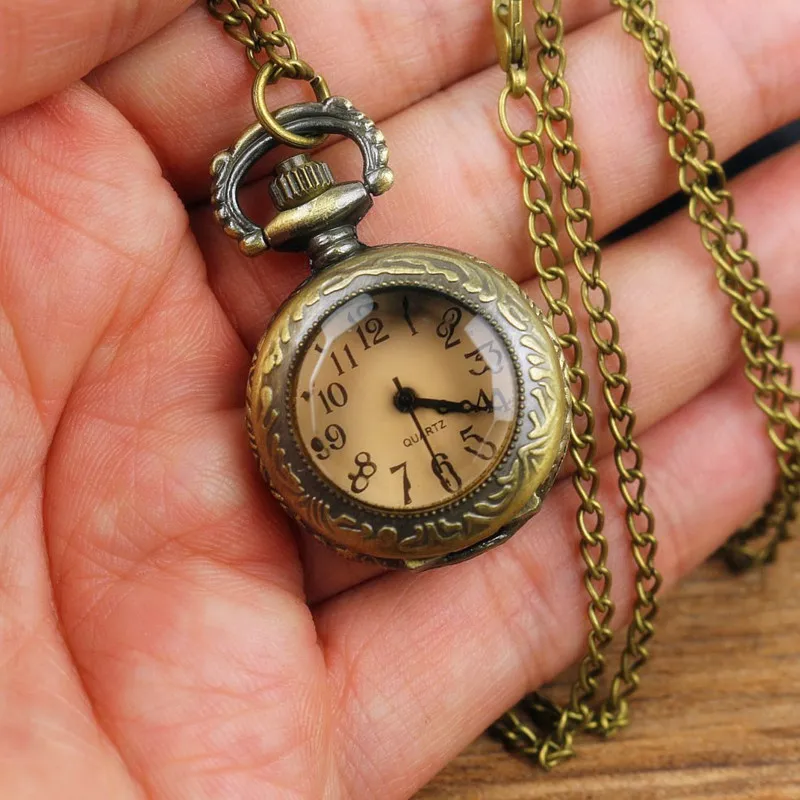 

NAZEYT Vintage Charm bronze Unisex Fashion Flower Enamel Quartz Steampunk Pocket Watch Women Man Necklace Pendant with Chain