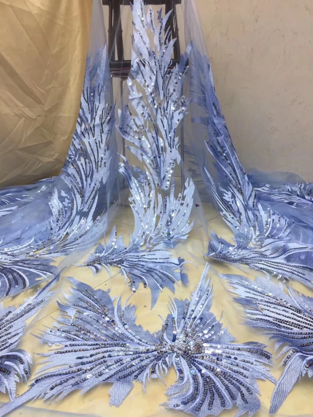 

Beautiful High Quality Nigerian Lace Fabrics For Wedding 2019 Latest African French Lace Fabric with sequins