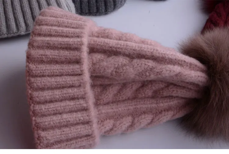 colorful-pom-pom-hat-_04