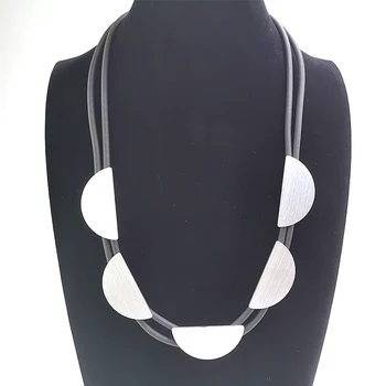 

YD&YDBZ New Geometric Pendant Necklace For Women 2019 Fashion Rubber Jewelry Handmade Semicircle Aluminum Sheet Necklace Choker