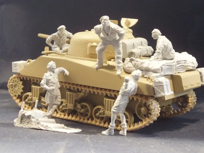 

Pre order goods-AE 35010 1/35 WWII New Zealand Sherman Tank Crew and Stacks 2