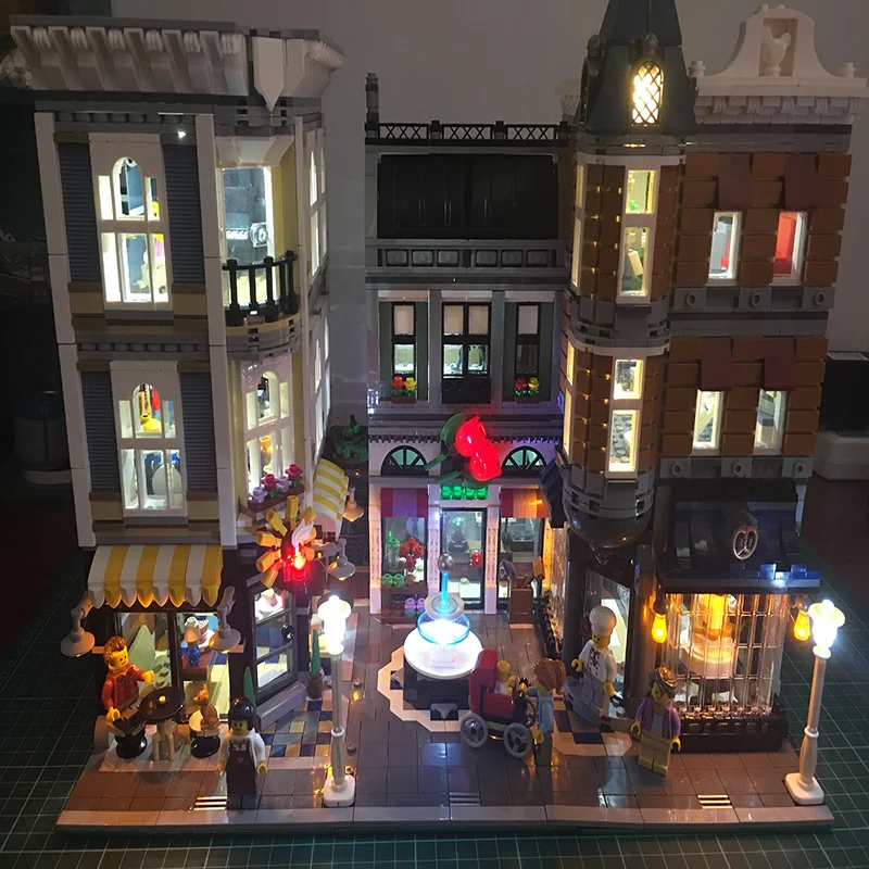 Набор со светодиодной подсветкой для конструктора Lego City Street 10255 сборная площадь