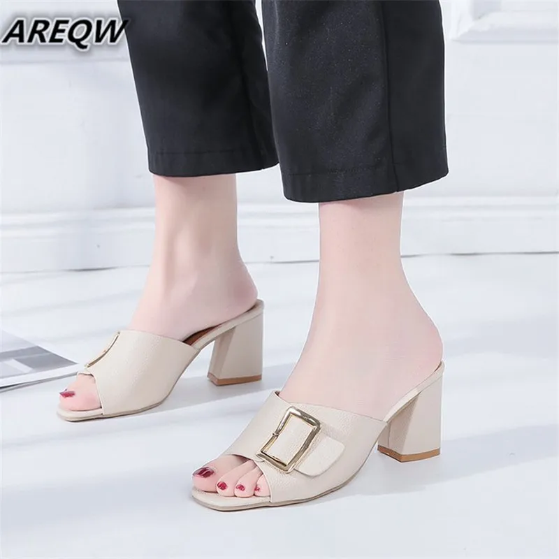 

2019 Summer New Fashion Wild Wear Casual Ladies Sandals and Slippers PU Upper High Heel Thick with Metal Decorative Sandals
