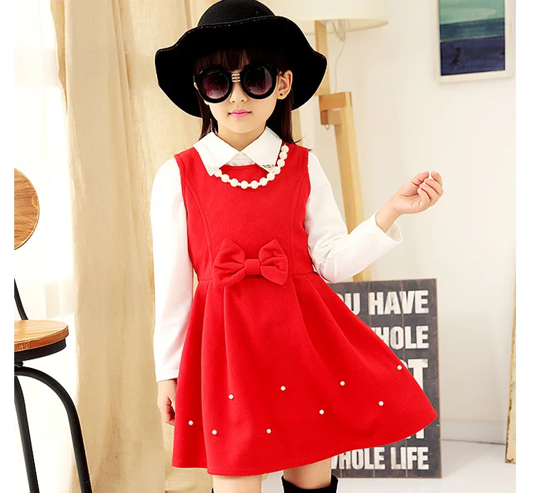 

A new girl in the autumn and winter wear