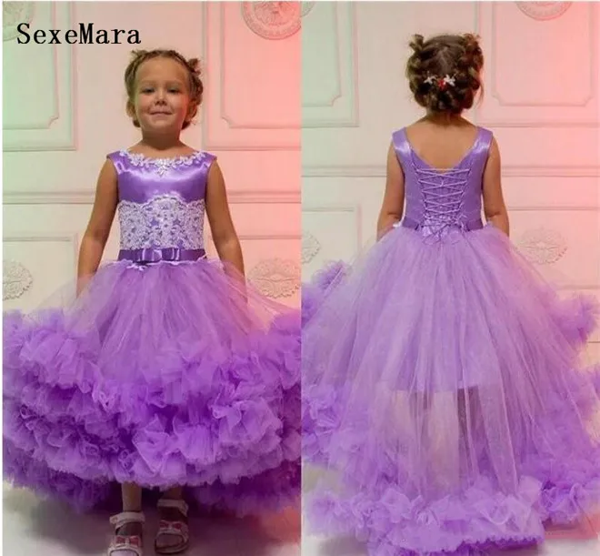 Paars Meisje Pageant Jurken Cascading Tulle Tutu Ruches Applicaties Kralen Riem Met Kant-up Back Meisjes Jurk voor verjaardag Paars Meisje Pageant Jurken Cascading Tulle Tutu Ruches Applicaties Kralen Riem Met Kant-up Back Meisjes Jurk voor verjaardag