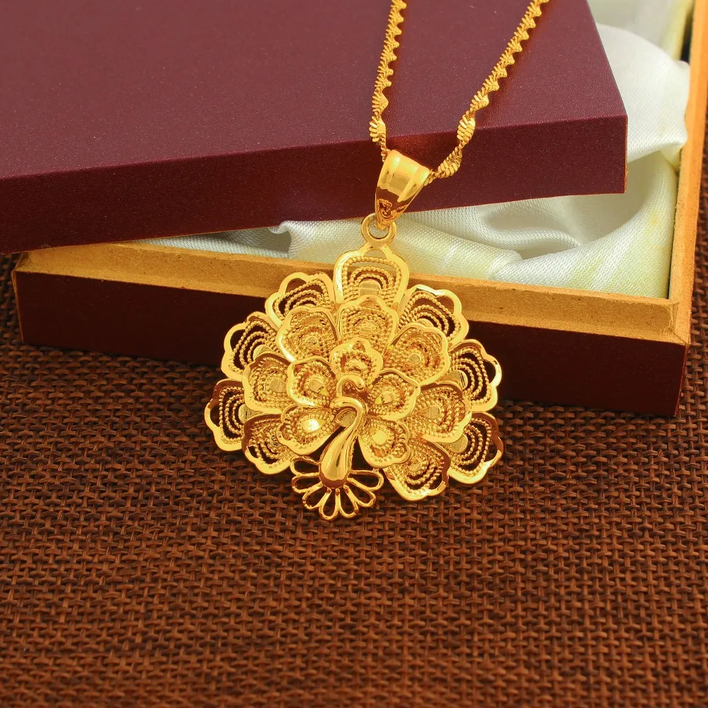 The New Peacock Pendant with Necklace Gold Color Pendant Necklace 