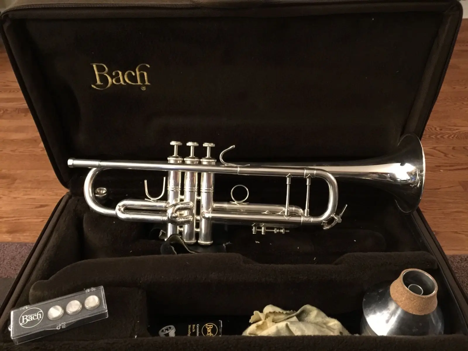 Bach Stradivarius Trumpet Silver Model 37 ml /10 hc MP Harmon mute