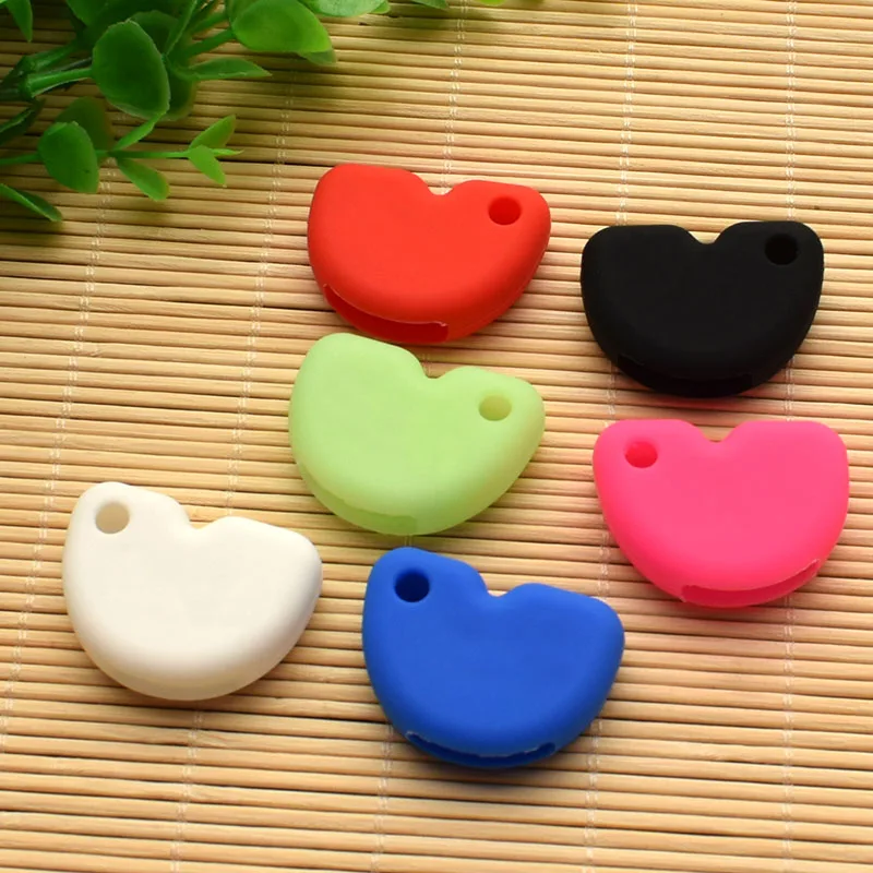 

Motorcycle key silicone cover cap for Vespa piaggio new fly gts super 300 Gilera Nexus 500 shell skin protector keychain