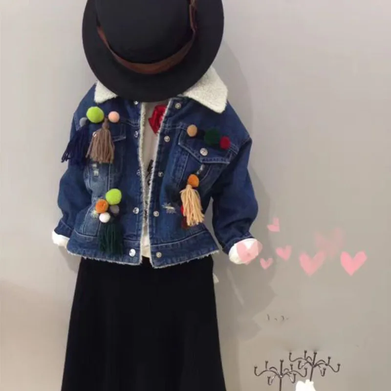 The new winter 2016 girls cowboy clothing wool hair bulb coat lapels thickening coat free shipping