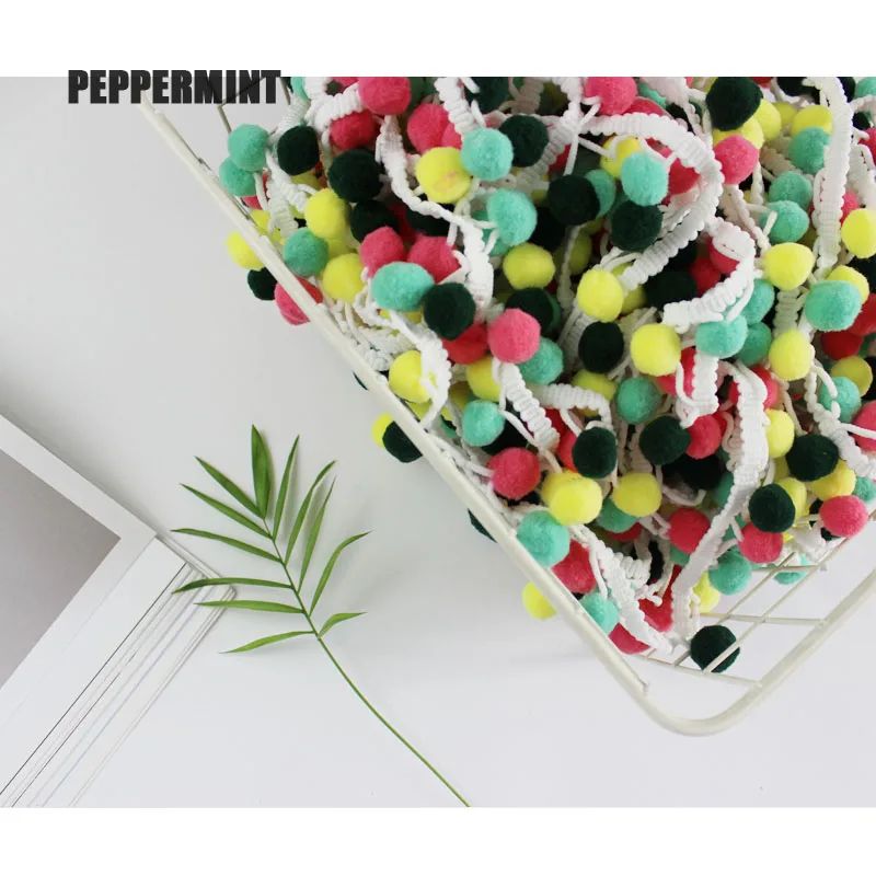 

2yards/lot Lace Pompom Trim Ball 25mm Tassel Fringe Ribbon Sewing Accessories Pom Pom Decoration DIY Material