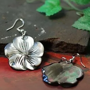

FREE SHIPPING Beautiful Carved Five-leaf Flower Natural 3CM Black Lip Shell of Mother Pearl Earrings Elegant S925 Silver Jewelry