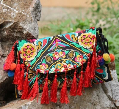 

Free Shipping!Hot Sale Wholesale national Floral Embroidered Tassel bags Vintage women embroidery shoulder messenger Carrier