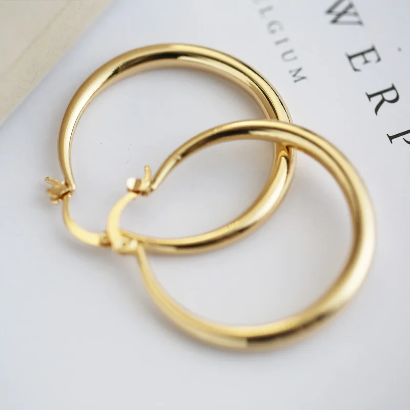 

Huitan Hoop Earrings Top Fashion Big Loop Hoop Earrings Two Color Available Simple Stylish Women Jewelry Earrings Dropshipping