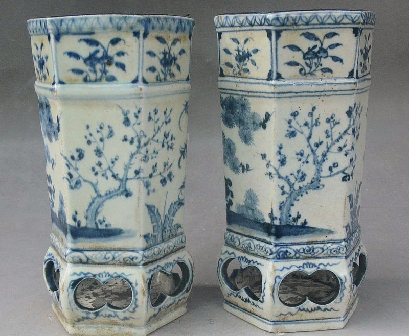 

9" China Blue and white porcelain Auspicious Plum Pine Bamboo Bottle Vase Pair