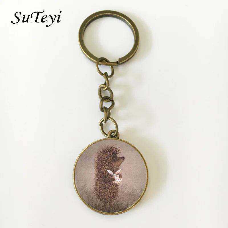 

SUTEYI Classic Hedgehog Bronze Long Chain Key Chain Round Glass Animal Pattern Pendant Fashion Key Chains Holder Women Men Gift
