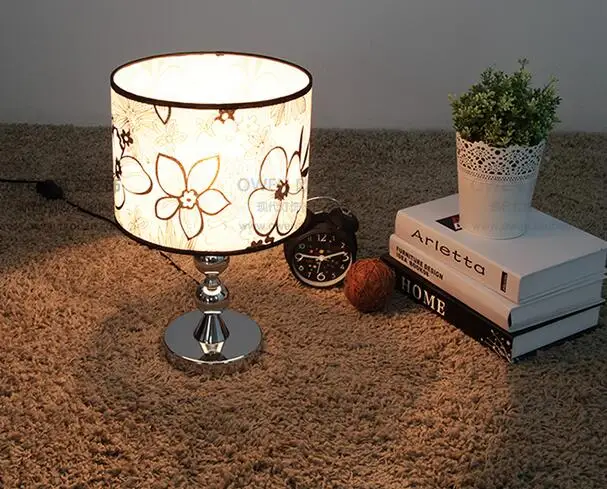 

2017 new simple and stylish lighting lamp / bedside lamp / Fabric bedroom lamp touch switch Black pattern Table Lamps FG566