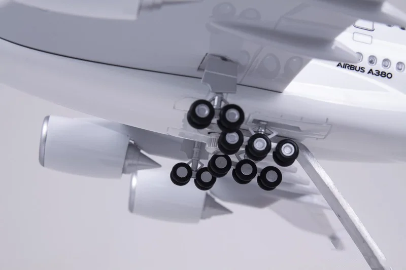 1:160 Airline Diecast Spirit of Australia QANTAS A380 Airplane Model With Light and Wheel Collection 380 Models Toys