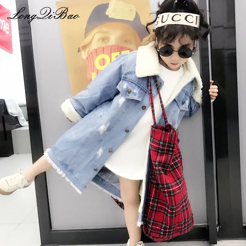 

High quality baby girl plus velvet denim jacket 2018 winter new big children children lamb hair foreign long coat tide