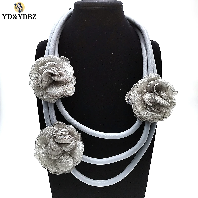 

YD&YDBZ New Three Flowers Pendant Necklaces For Women Grey Rope Rubber Choker Necklace Fashion Punk Vintage Jewelry Party Gifts