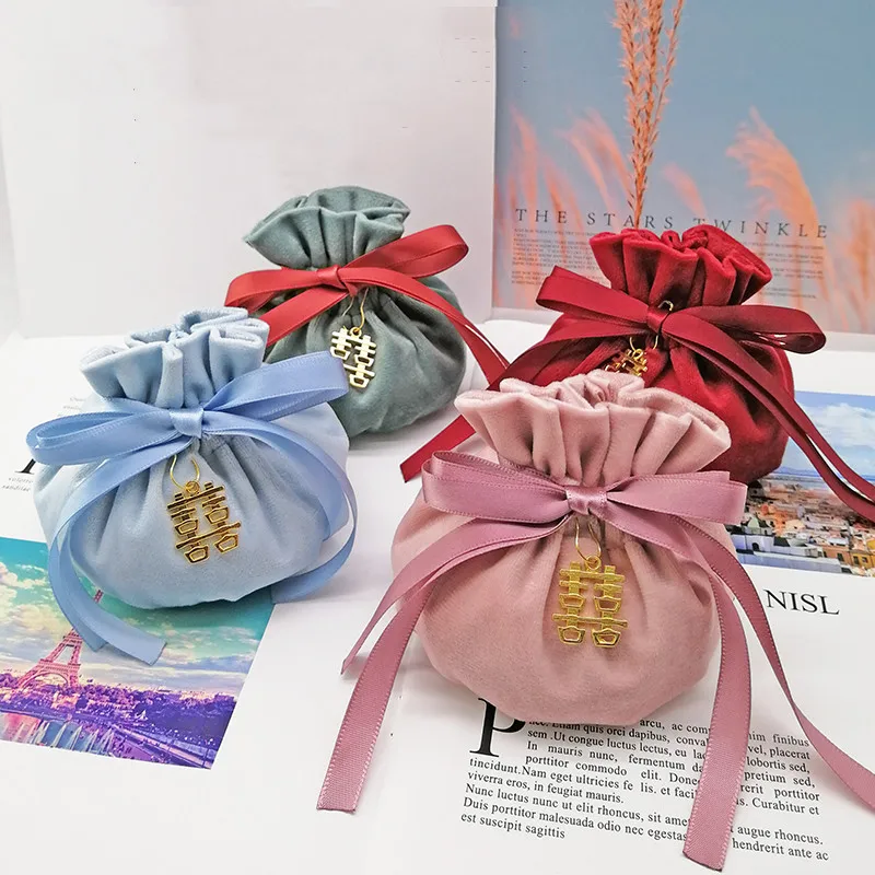 

2019 New Coloful Velvet Pouches Jewelry Packaging Display Drawstring Packing Gift Bags & Pouches Wedding Candy Boxes Cases Pouch