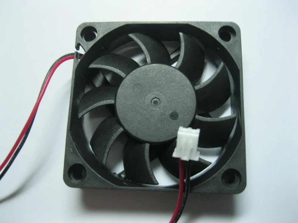 

4 pcs Brushless DC Cooling 7 Blade Fan 6015S 12V 60x15mm Black