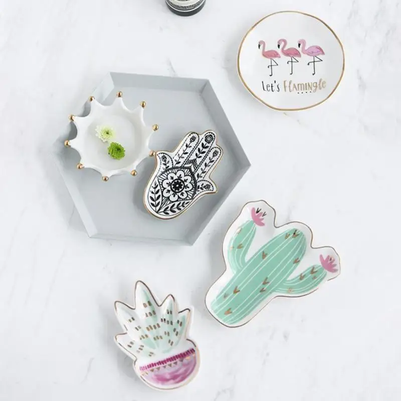 

1pc Nordic Style Cactus Flamingo Plate Ceramic Dish Decorative Crown Food Plate Jewelry Trays Holder Creative Birthday A20