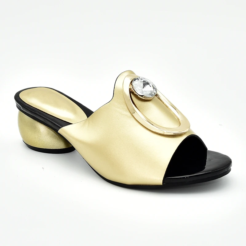 Новейший дизайн; Летняя женская обувь на высоком каблуке; роскошные сандалии; женская обувь для вечеринок в нигерийском стиле; украшенная стразами - Цвет: Золотой