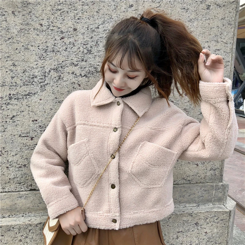

Autumn and winter new students Korean version of the short coat female loose thin plush short paragraph warm wild woman jacket