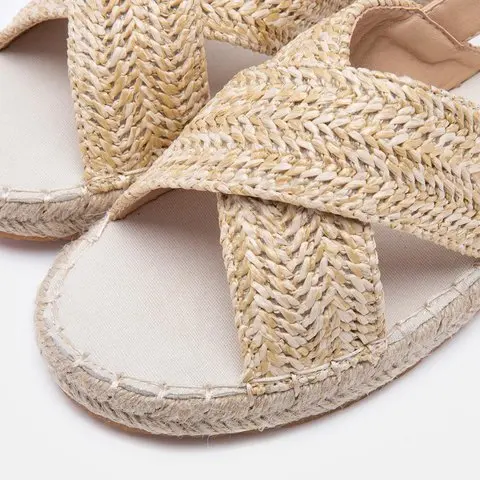 10993253102_1795233251