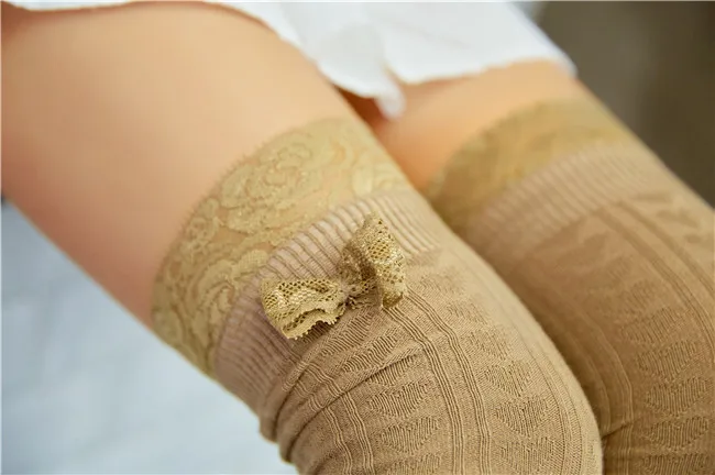 Модные пикантные теплые Гольфы выше колена длинные хлопковые чулки для девочек, женские сексуальные ретро носки с вертикальным кружевом и сердечками