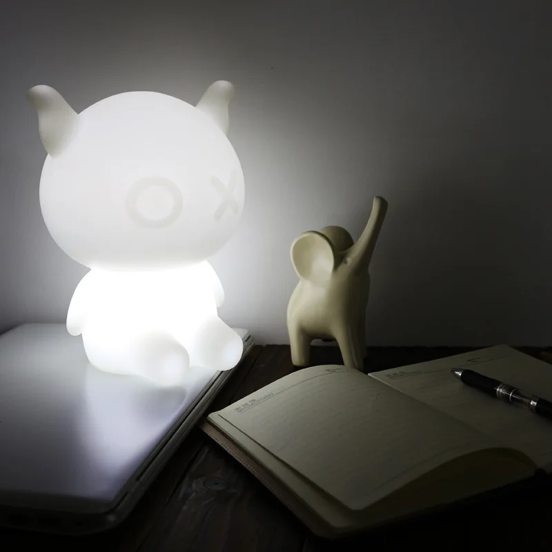 Новинка USB светодиодный ночной Светильник одежда с изображением мишки семь изменение цвета пульта дистанционного управления настольная лампа светильник подарок для детские, для малышей